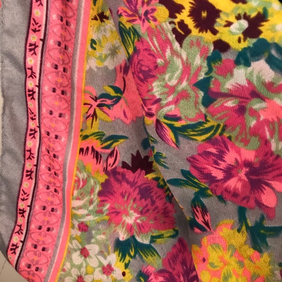 3 assorted scarves - Picture 4 of 7